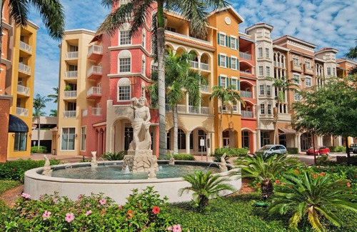 Redevelopment Area Condo | Location and Lifestyle at its Finest!