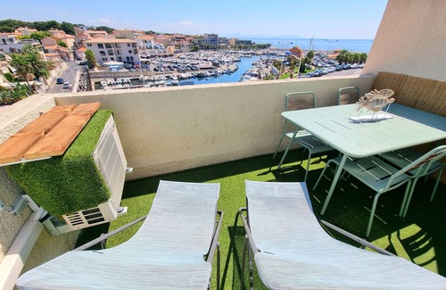 Sausset-les-Pins Apartment | Location Appartement T2 Face à la mer et au Port, à 2 min de la Plage
