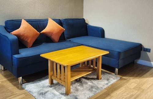 Sathorn Condo | Location at the center of Bangkok. Convenient to travel around city.
