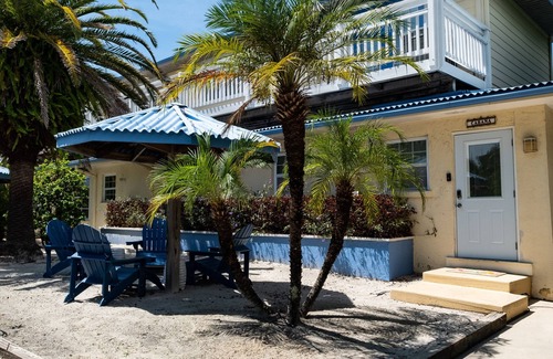 Ilexhurst Condo | LOCATION! Cabana just steps from the beach!