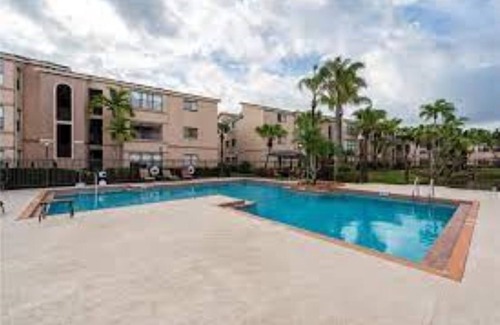 Davie Apartment | *LOCATION* Centrally located 1/1 condo near South Florida's popular attractions