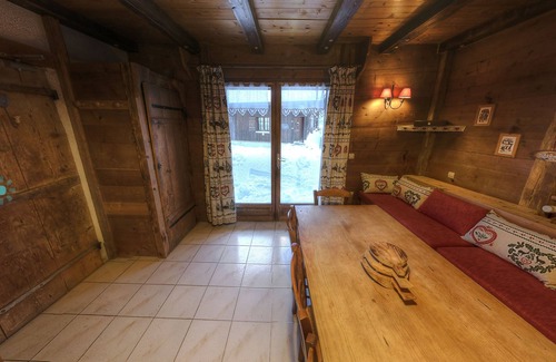 La Cote-d'Arbroz Apartment | Location Dappartement Dans un Châlet Haut Savoyard à 100 m des Pistes des Gets
