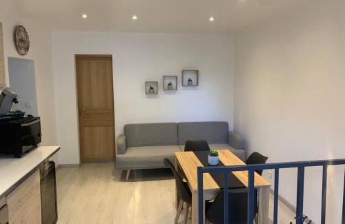 Quarante Apartment | Location de vacances à Quarante Gîte de la cave Szymczak