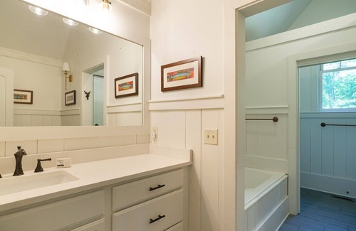 Cashiers Cottage | Location is 5 minutes to the Crossroads of Cashiers!!