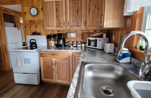 Naples Cabin | Location⭐️⭐️Lake Access, Sebago Cove, Screen Porch, Fire Pit, Downtown 2.7miles!