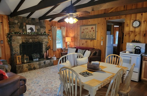 Naples Cabin | Location⭐️⭐️Lake Access, Sebago Cove, Screen Porch, Fire Pit, Downtown 2.7miles!