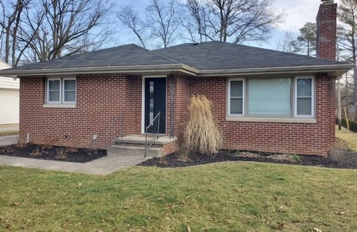 West Lafayette House | Location. Location. Location. Only 15 minute walk to Mackey Arena.
