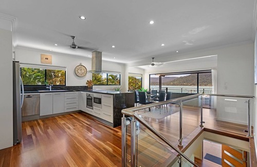 Airlie Beach House | Location, Location. The perfect Location for your stay in the Whitsundays!