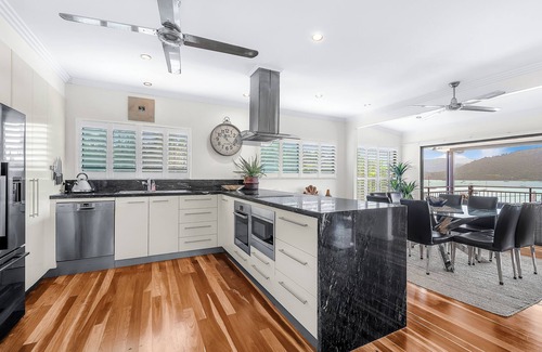 Airlie Beach House | Location, Location. The perfect Location for your stay in the Whitsundays!