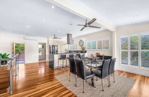 Airlie Beach House | Location, Location. The perfect Location for your stay in the Whitsundays!