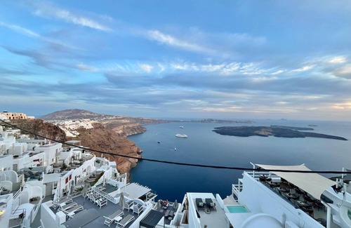 Imerovigli Villa | Location,Location,Location,PRIVATE POOL, CALDERA VIEWS to infinity; daily maid