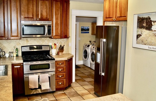 Old Bend Cottage | Location, Location, Location !