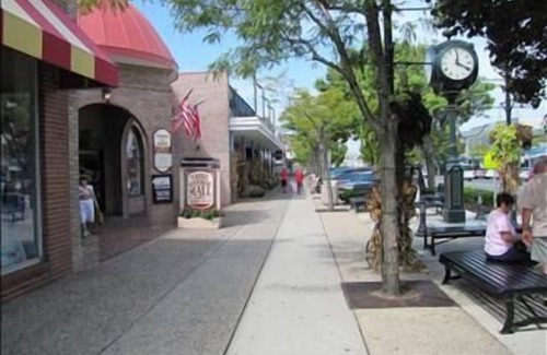 Stone Harbor Condo | Location, Location 1/2 block to the beach, 1 1/2 to the downtown shopping district