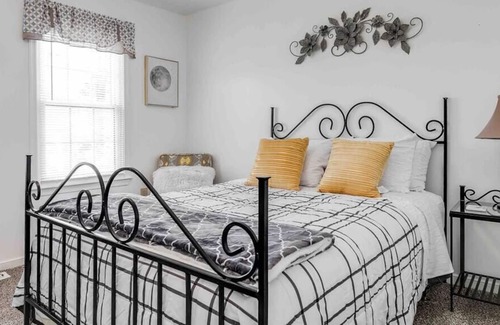 Tuckahoe House | LOCATION mins to shops &restaurants/fully fenced