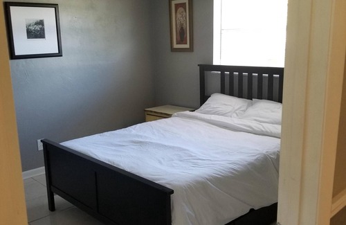 Lake Worth House | LOCATION! Only 5 mins to Wellington, 4 mins to Turnpike, 18 mins to the BEACH!