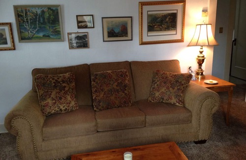 Old Bend Cottage | LOCATION: quiet and central! Cottage In The Heart Of Historic Downtown Bend!