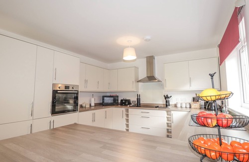 Spean Bridge Cottage | Lochside, 1 The Corries