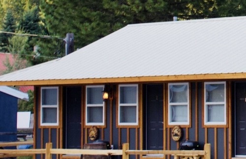 Okanagan-Similkameen House | Lodestone flats - room 5