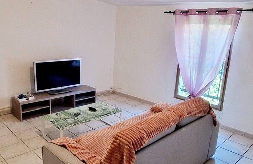 Lodeve Apartment | Lodève in the heart of downtown