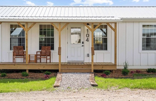 Williamstown Cabin | Lodge 104 at Eden Reserve—Safari Cabin Near Ark