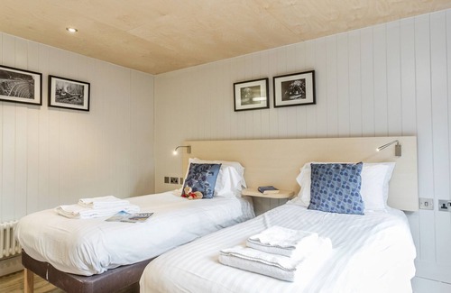 Corfe Castle Cottage | LODGE 2, pet friendly, luxury holiday cottage in Corfe Castle