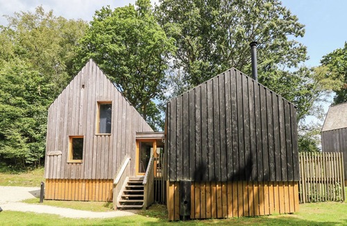 Corfe Castle Cottage | LODGE 20, family friendly, with hot tub in Corfe Castle