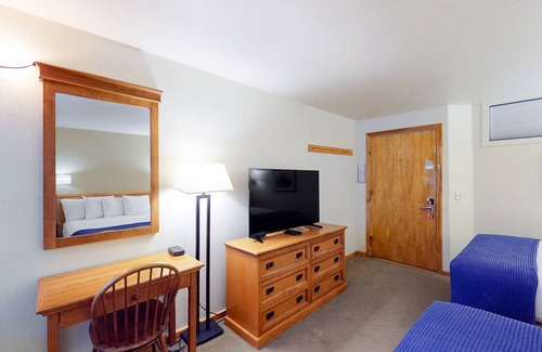 West End Cabin | Lodge ∙ 4 guests