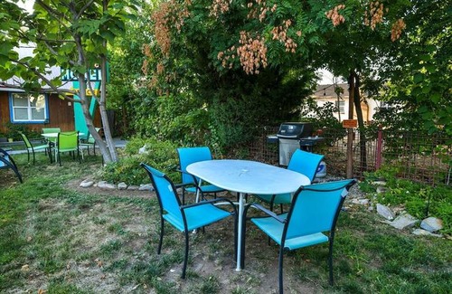 Moab Hotel | Lodge 5 - Downtown location. Studio with shared hot tub. Minutes to Arches N.P.