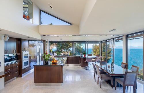 Ngaio Bay Cabin | Lodge by the beach - Luxury, Beach access, Ocean views, Private chef