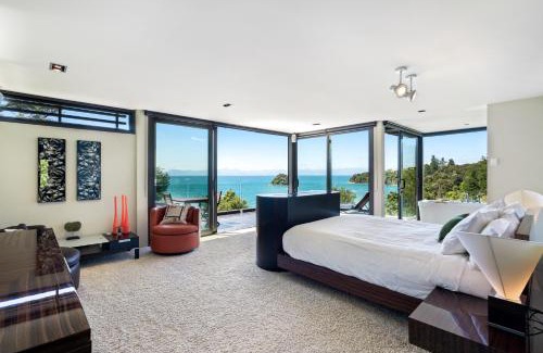 Ngaio Bay Cabin | Lodge by the beach - Luxury, Beach access, Ocean views, Private chef
