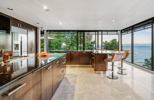 Ngaio Bay Cabin | Lodge by the beach - Luxury, Beach access, Ocean views, Private chef