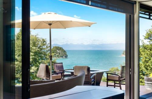 Ngaio Bay Cabin | Lodge by the beach - Luxury, Beach access, Ocean views, Private chef