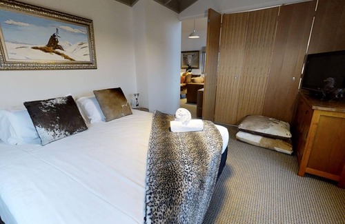 Perisher Valley Resort | Lodge Chalet (for 7), The Stables Resort Perisher