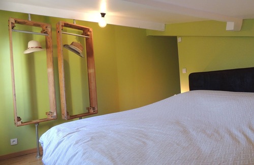 Marcoux Cottage | Lodge Hôte Antique for 2 at 4 people