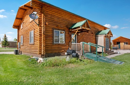 St. Charles Cabin | Lodge in Saint Charles w/ All 10 Cabins Included