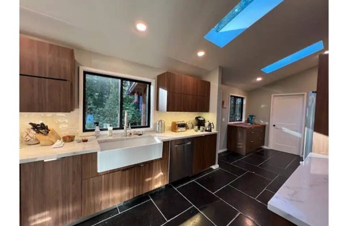 Mendocino Cabin | Lodge in the Redwoods with free EV Charging