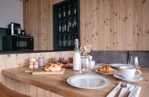 Salonetto Apartment | ‘Lodge Melisse’ holiday flat with mountain views, private terrace and private sauna