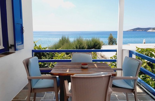 Platis Gialos Apartment | Lodge Narlis - Niki Apartment - Next to the beach with sea view