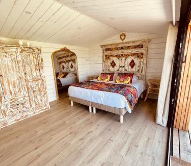 Saint-Laurent-d'Aigouze Cabin | Lodge Sainte Sara