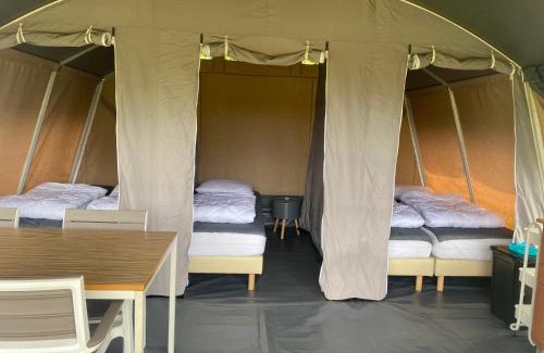 Nistelrode Other | Lodge tent hondje met privé sanitair