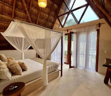Macario Gomez Cabin | Lodge Tzunum Jade