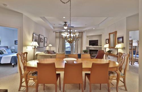 Central Vermont- Killington House | Lodges at Sunrise 3BR 3BA Luxury Ski On Ski Off Condo, Pool, Hot Tub, Gym, Sports Center