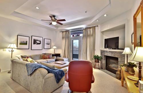 Central Vermont- Killington House | Lodges at Sunrise 3BR 3BA Luxury Ski On Ski Off Condo, Pool, Hot Tub, Gym, Sports Center