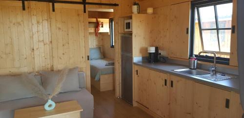Saint-Genies-de-Fontedit Cabin | Lodges dans les vignes Domaine Terre des Mages