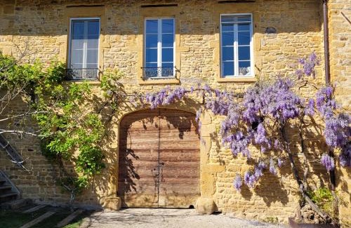 Saint-Germain-sur-l'Arbresle Apartment | LODGES EN PIERRES DOREES