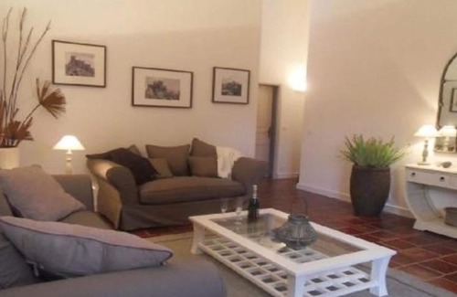 Marseillette House | Lodging in an old wine cellar overlooking the Canal du Midi