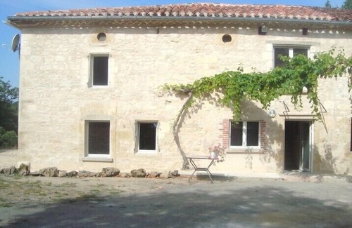 Lombers Cottage | Lodging, Merle, in the center of the Tarn department in Lombers, Swimming pool more