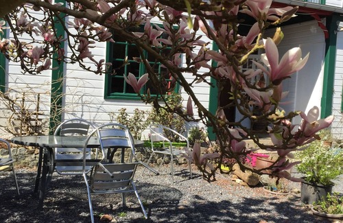Conde-sur-lʼEscaut Cottage | lodging of the hermitage (stage) Maurice and Claudie accomodate you in a frame
