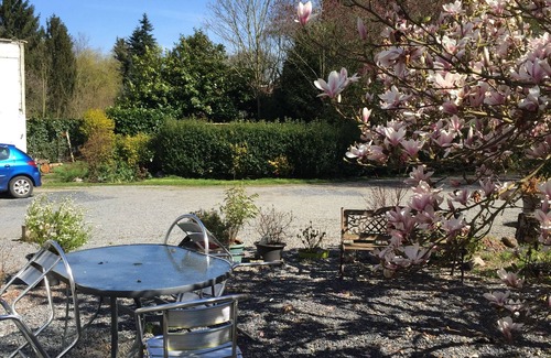 Conde-sur-lʼEscaut Cottage | lodging of the hermitage (stage) Maurice and Claudie accomodate you in a frame