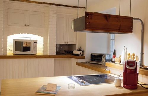 Chateau-Richer Apartment | Lodging Petit Séjour water view. Families and pets welcome!